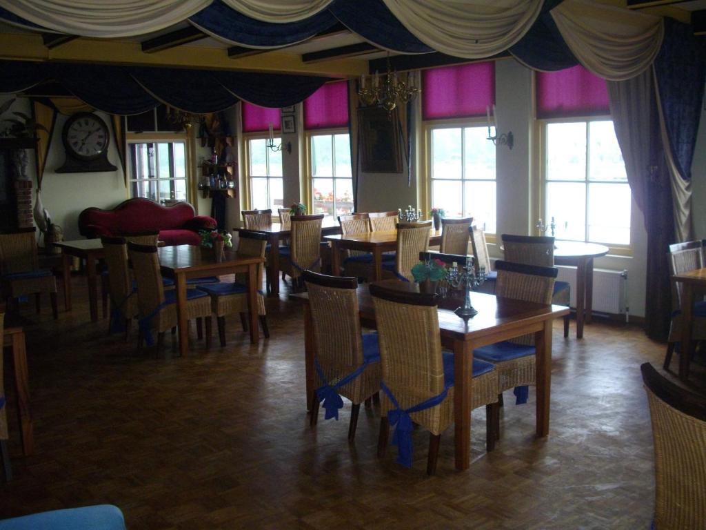 De Oude Schouw Hotell Jirnsum Exteriör bild